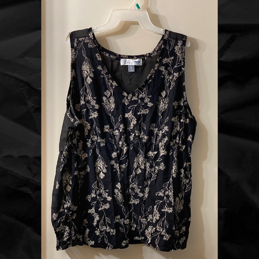 Women’s Old Navy Black Sleeveless Floral Maternity Top - Size XL